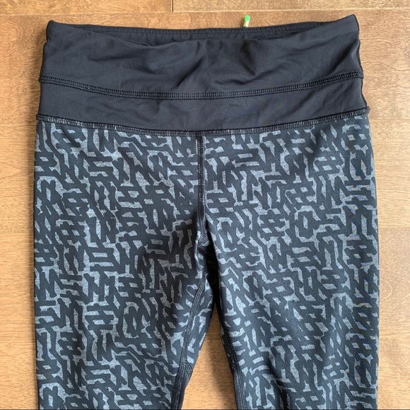 LULULEMON Run: Inspire Crop II size 2 black grey - Picture 3 of 12